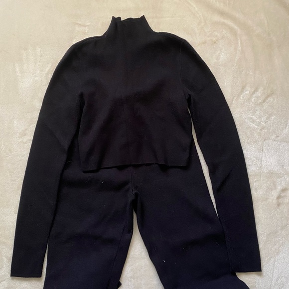 Sofia Richie x Bar III Sweater Set - Picture 4 of 4